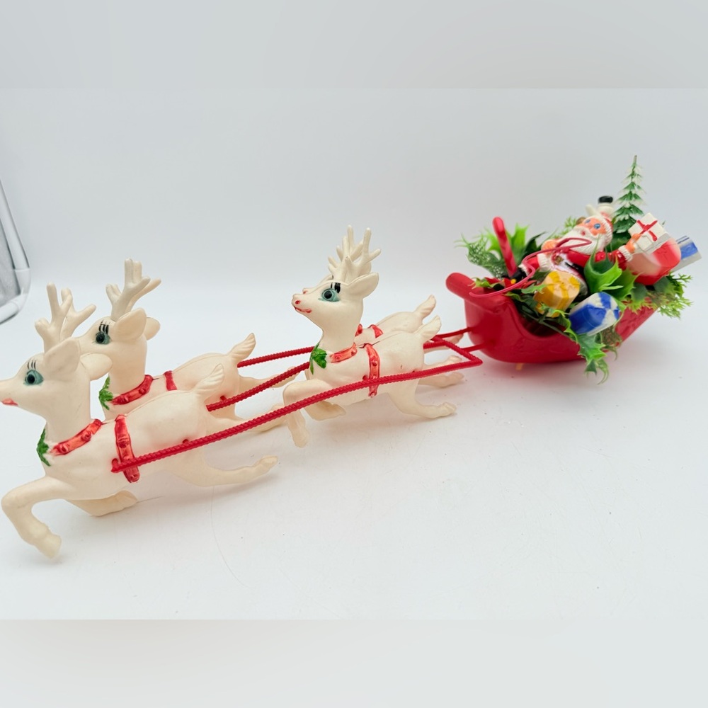 Vintage Santa Clause and sleigh Christmas tabletop decoration | Santa & reindeer